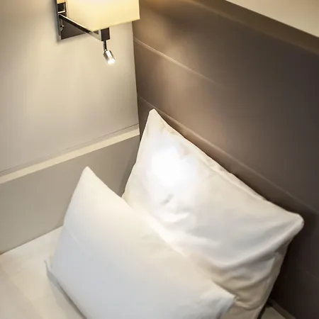 Bayerischer Hof Отель Китцинген