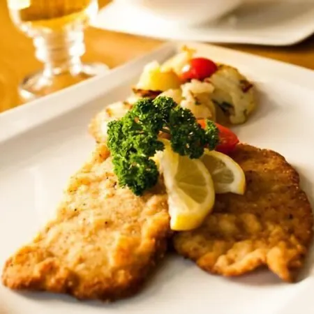 Bayerischer Hof Отель 4*