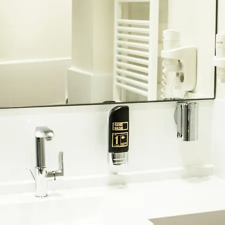 Отель Bayerischer Hof 4*
