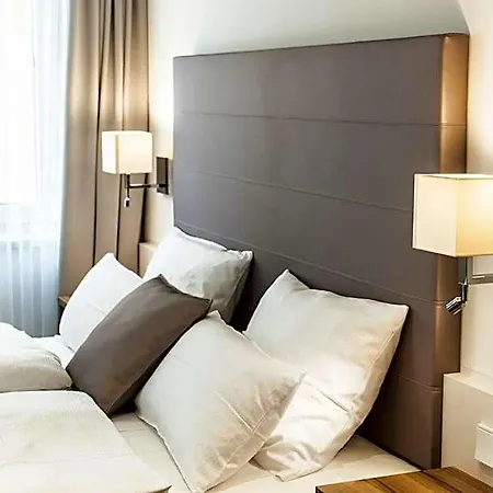 Bayerischer Hof Отель Китцинген