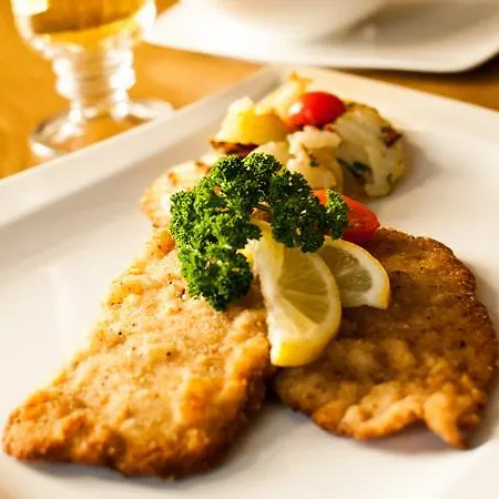 Bayerischer Hof 3*