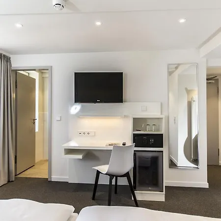 Bayerischer Hof Отель 4*